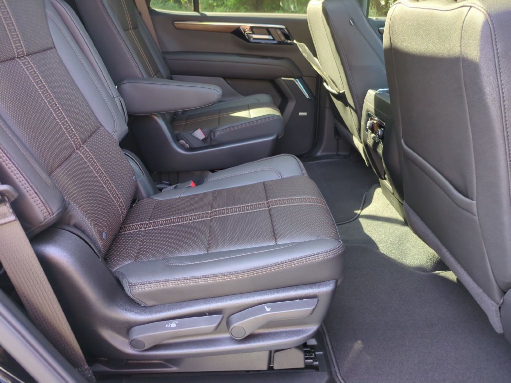 New 2026 Chevrolet Tahoe High Country AWD/4WD image 35