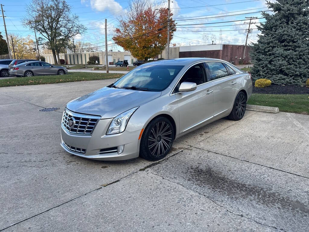 Used 2013 Cadillac XTS Premium image 3