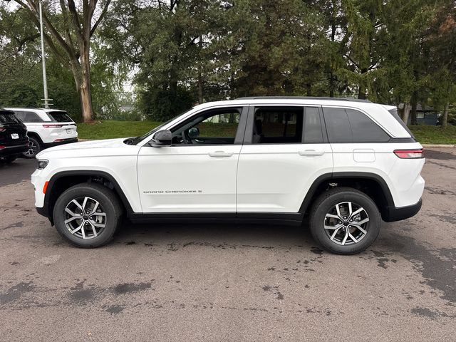 New 2027 Jeep Grand Cherokee Laredo X AWD/4WD image 7