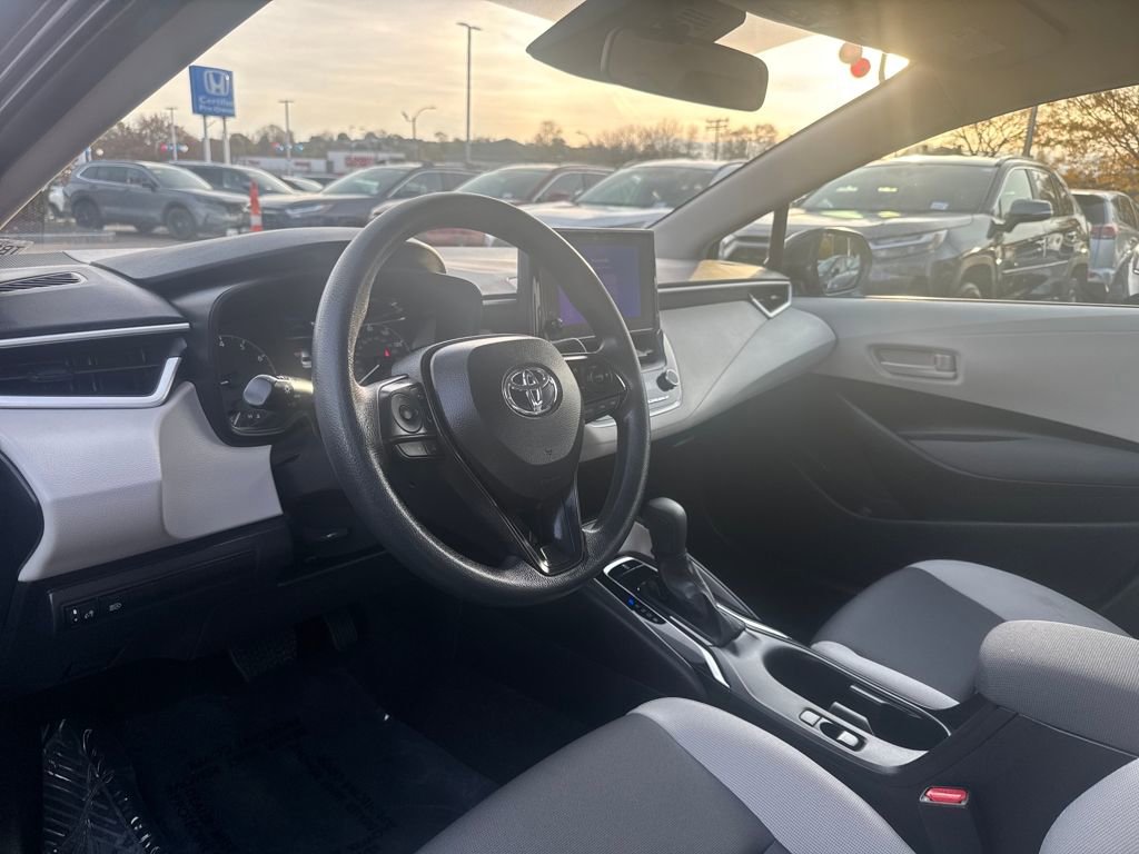 Used 2025 Toyota Corolla LE image 13