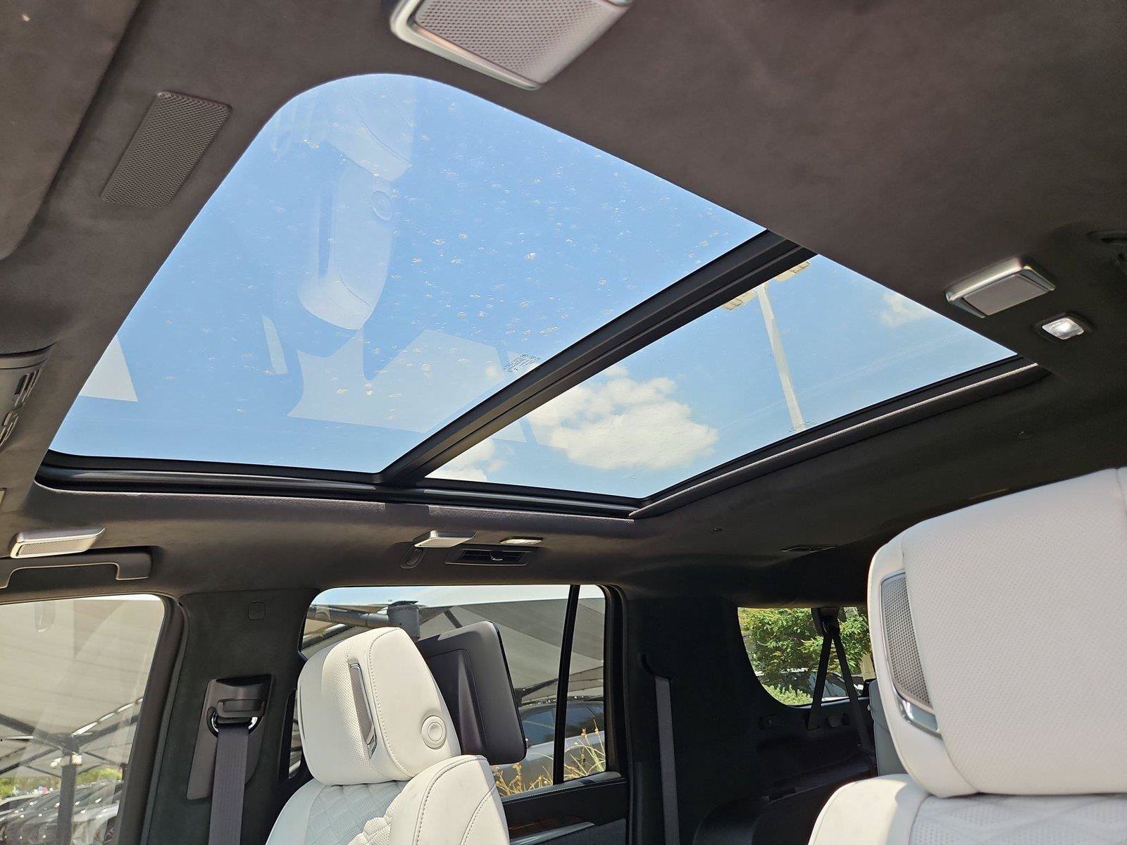 New 2026 Cadillac Escalade ESV Platinum Sport w/ LPO, ONYX Package AWD/4WD image 9