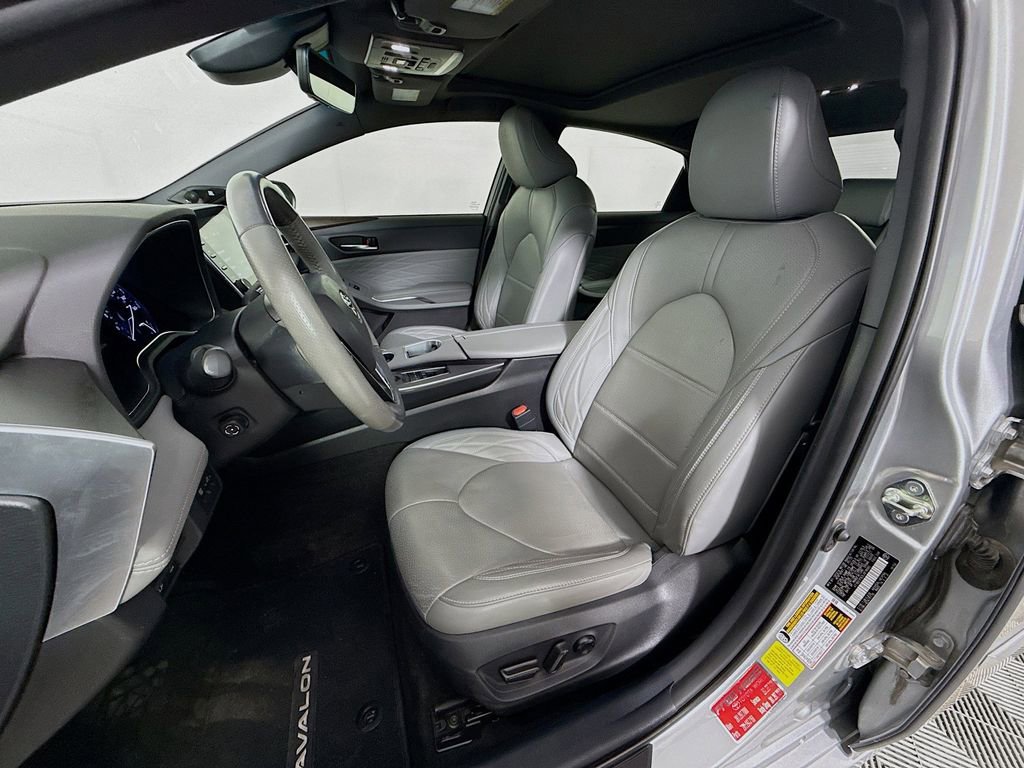 Used 2020 Toyota Avalon Limited w/ Advanced Safety Package FWD image 22