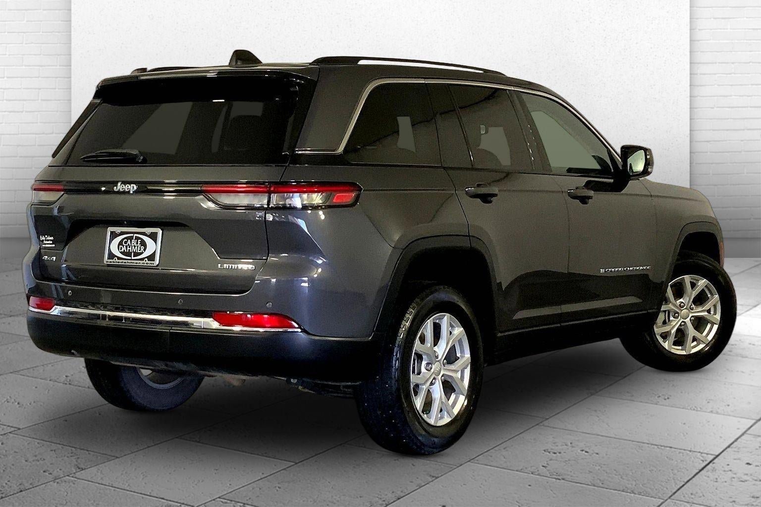 Used 2023 Jeep Grand Cherokee Limited AWD/4WD image 13