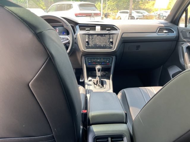 Used 2023 Volkswagen Tiguan SE R-Line FWD image 15