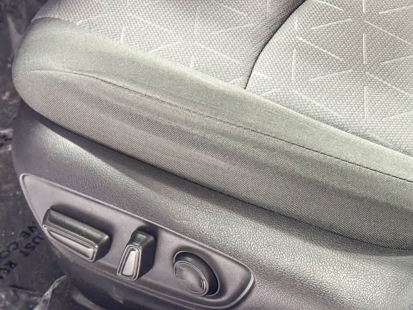 Certified 2020 Toyota RAV4 XLE w/ Carpet Mat Package AWD/4WD image 21