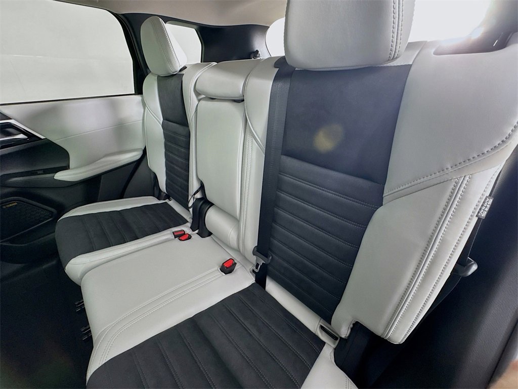 New 2025 Mitsubishi Outlander SE image 26