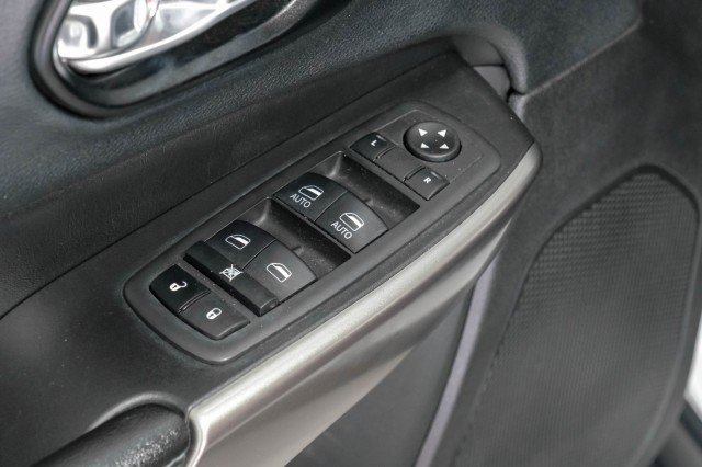 Used 2021 Jeep Cherokee Latitude Plus AWD/4WD image 50