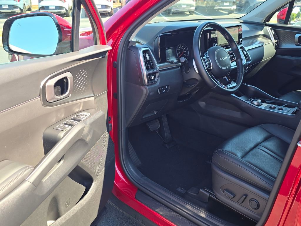 Certified 2023 Kia Sorento EX image 9