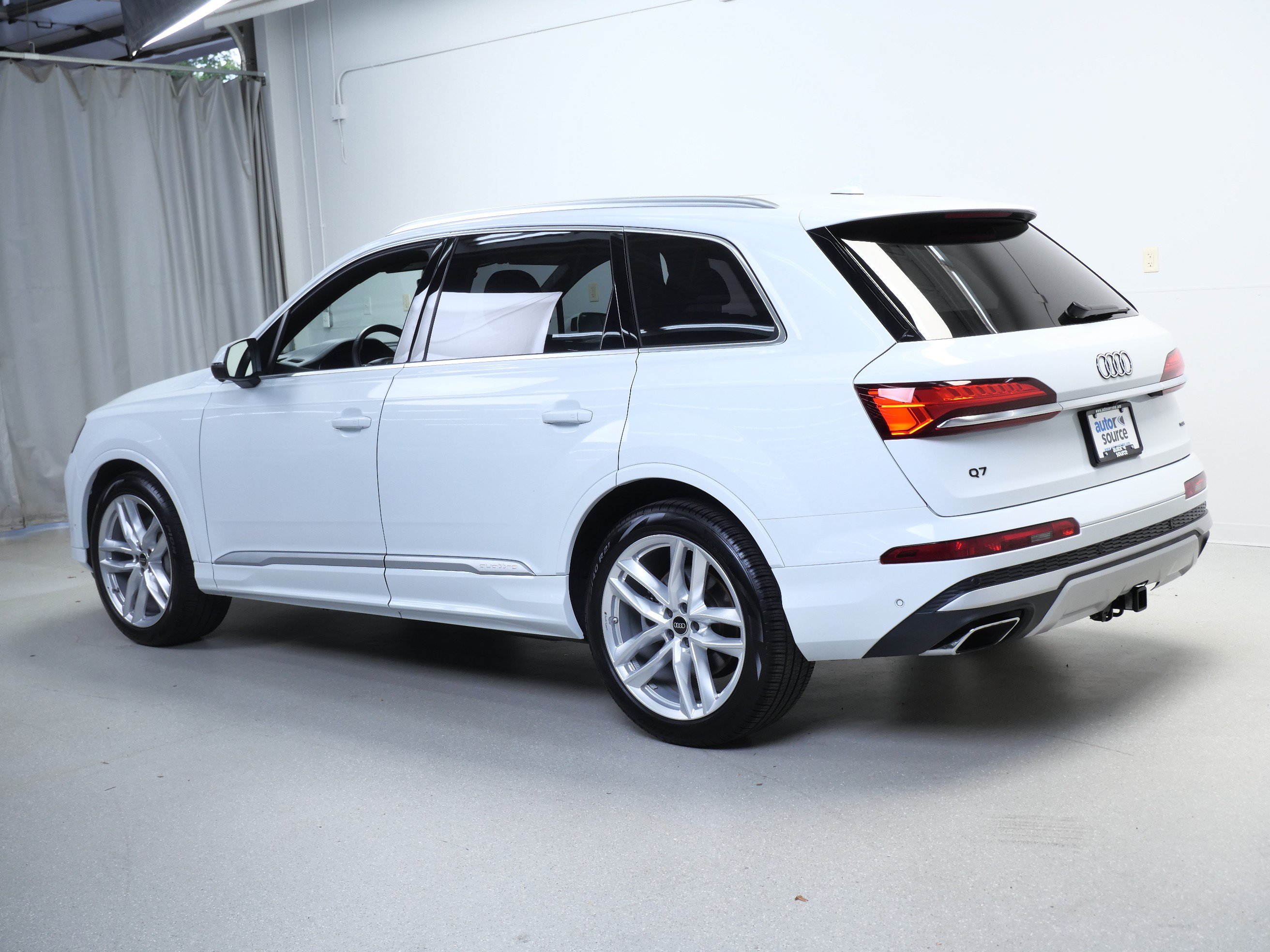 Used 2025 Audi Q7 3.0T Premium Plus w/ Premium Plus Package AWD/4WD image 11