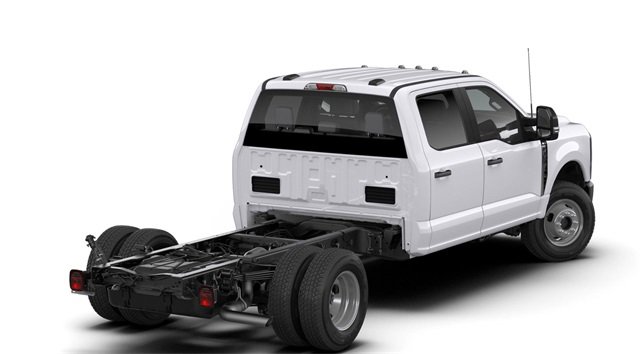New 2026 Ford F350 XL w/ XL Chrome Package image 3