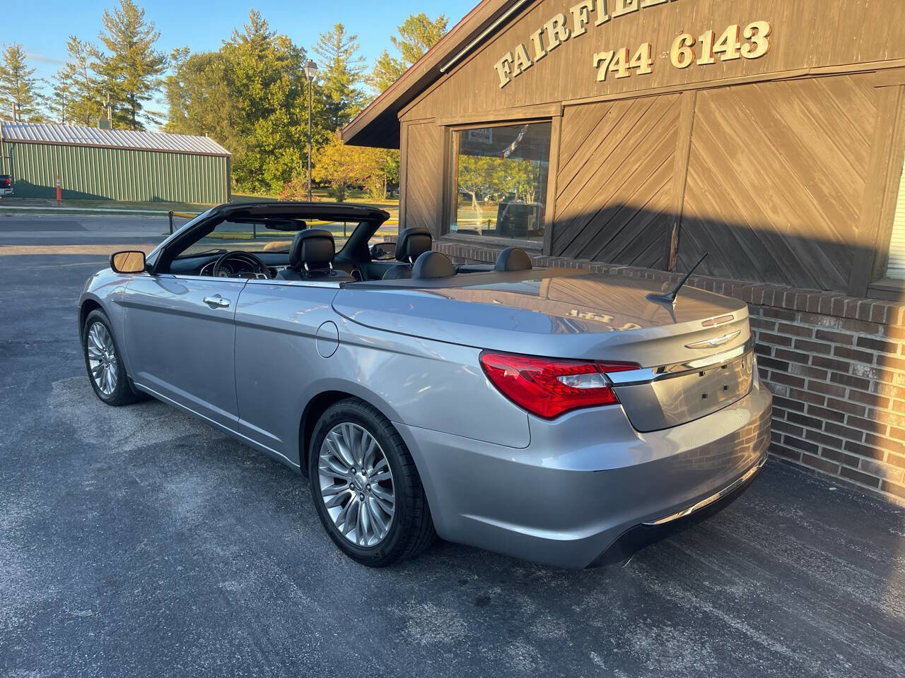 Used 2013 Chrysler 200 Limited image 2