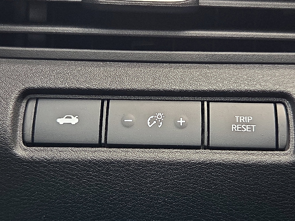 Used 2025 Nissan Altima 2.5 SV w/ SV Special Edition Package FWD image 19