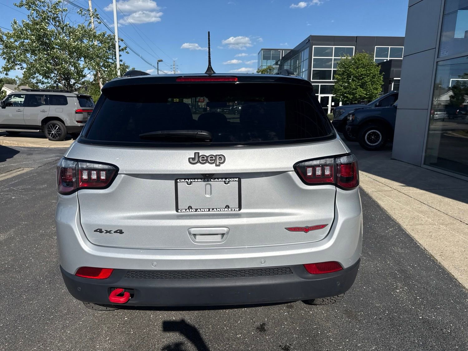 Used 2025 Jeep Compass Trailhawk AWD/4WD image 8