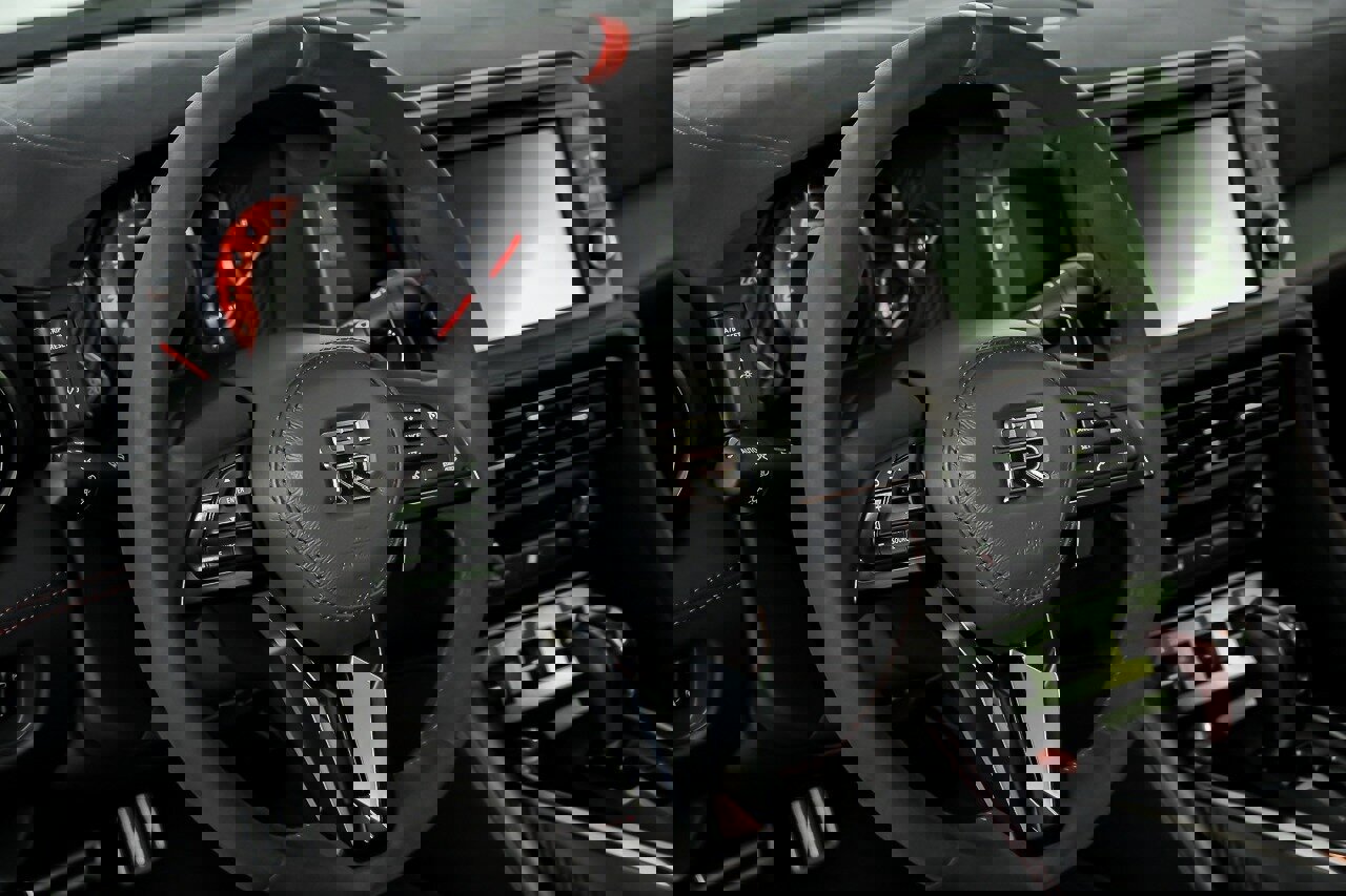 Used 2020 Nissan GT-R NISMO AWD/4WD image 23