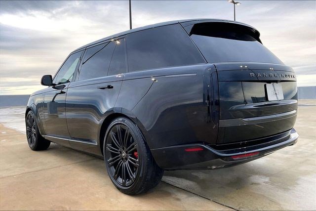 Used 2025 Land Rover Range Rover Long Wheelbase SE image 6