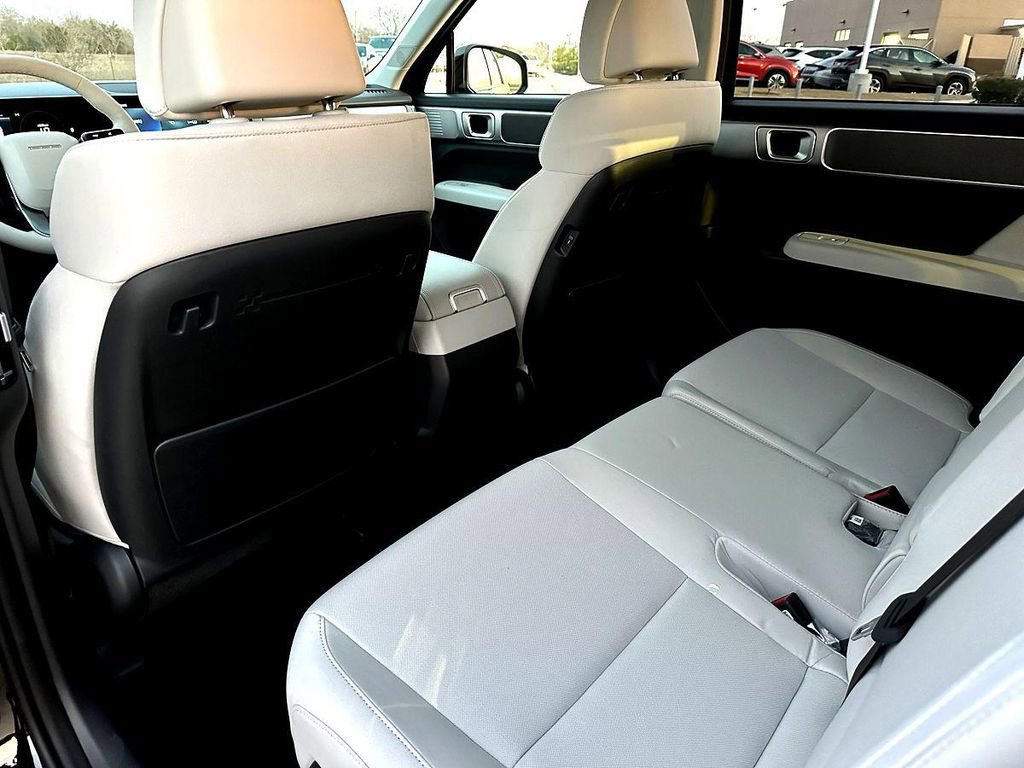 New 2026 Hyundai Santa Fe SE FWD image 17
