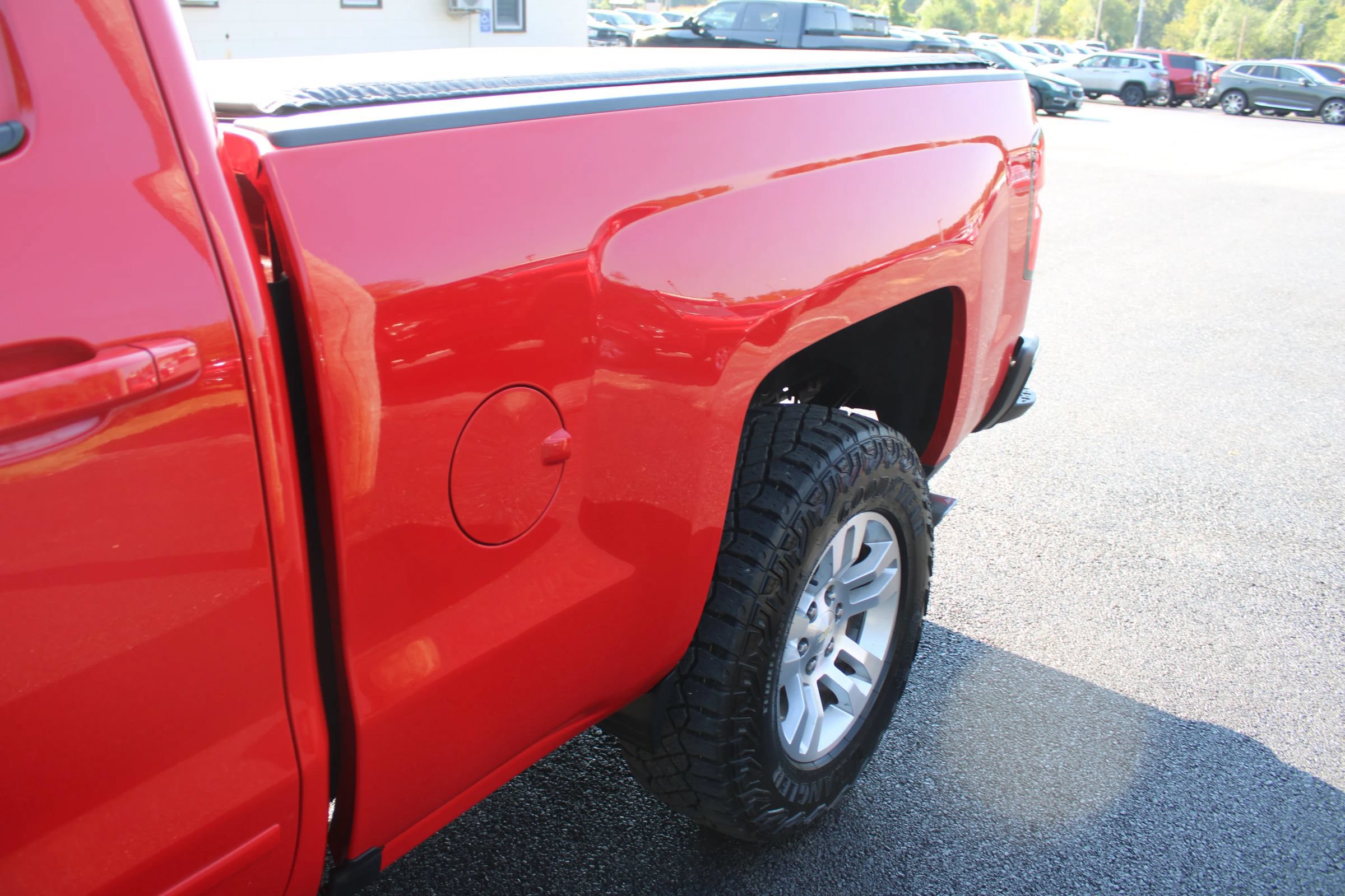 Used 2017 Chevrolet Silverado 1500 LT w/ All Star Edition AWD/4WD image 4