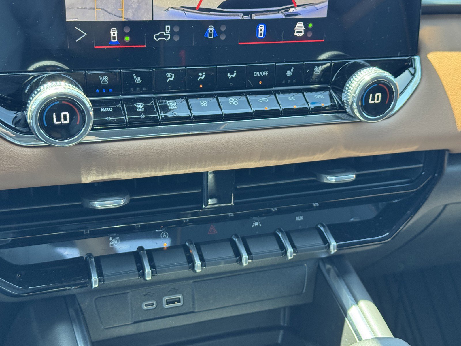 New 2026 GMC Canyon AT4 w/ Technology Plus Package AWD/4WD image 19