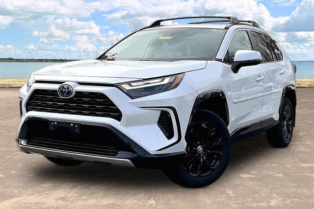 Used 2024 Toyota RAV4 SE w/ Convenience Package image 3