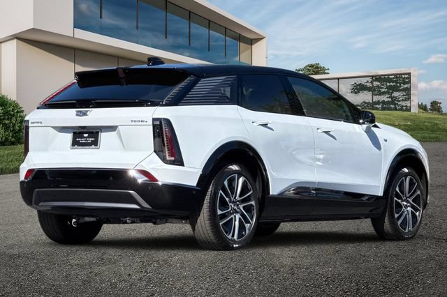 New 2026 Cadillac Optiq Sport 1 w/ LPO, Floor Liner Package AWD/4WD image 4
