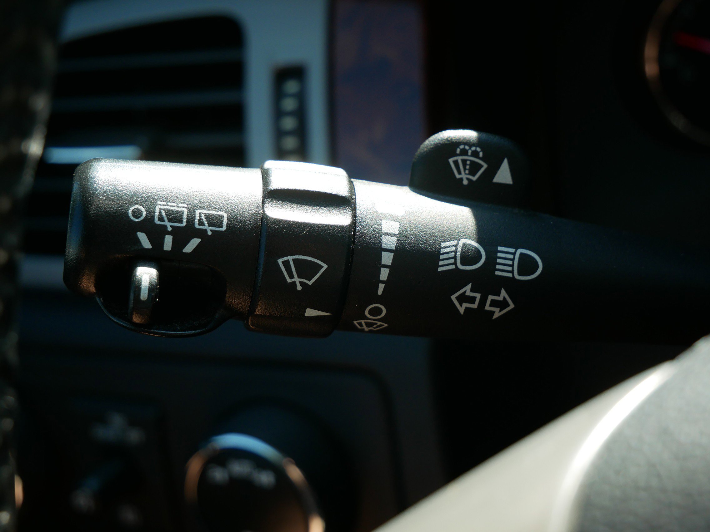 Used 2014 GMC Yukon XL SLT image 30