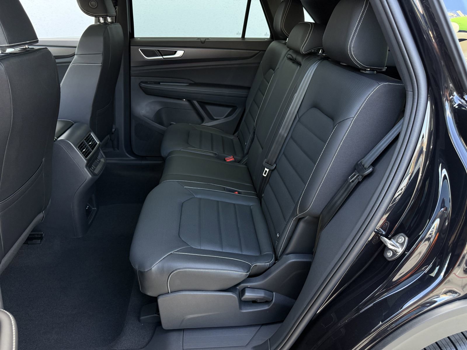 New 2026 Volkswagen Atlas Cross Sport SEL R-Line image 23