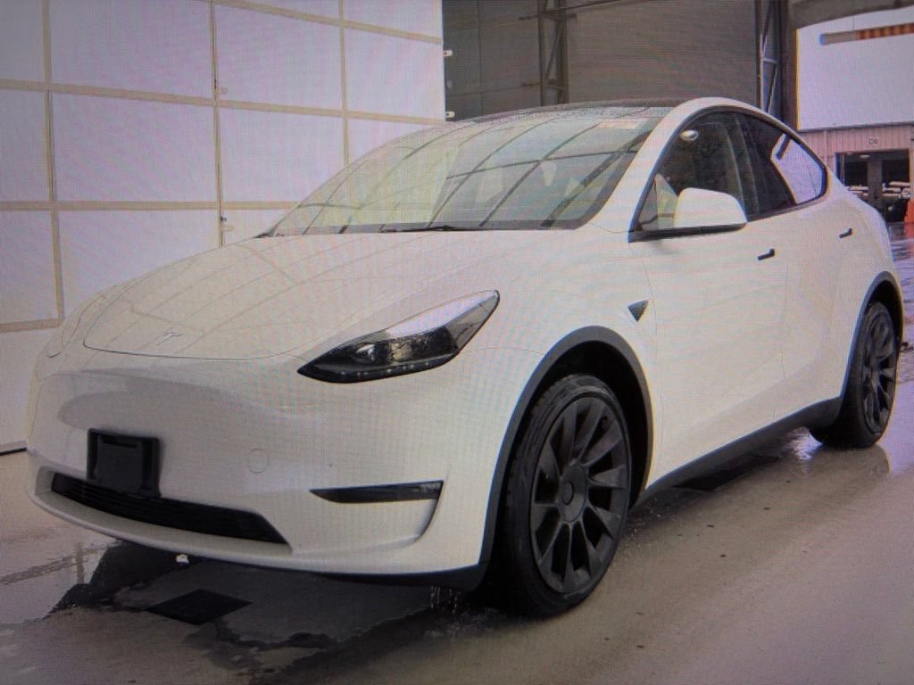 Used 2023 Tesla Model Y Long Range AWD/4WD image 2