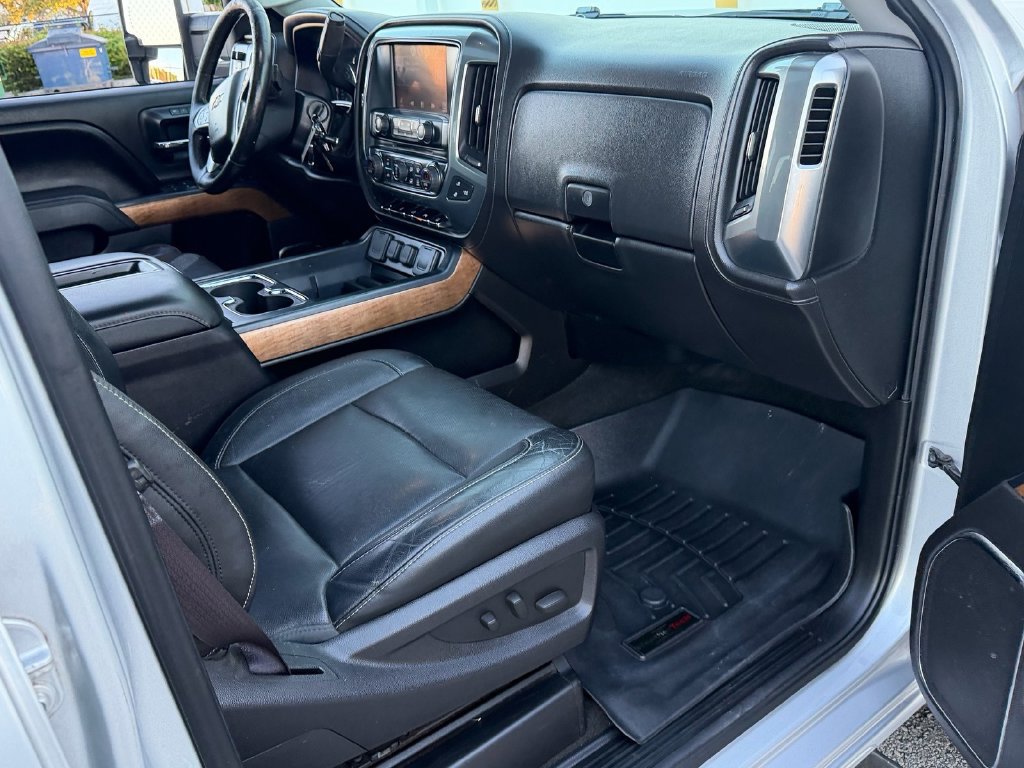 Used 2015 Chevrolet Silverado 2500 LTZ w/ LTZ Plus Package AWD/4WD image 16