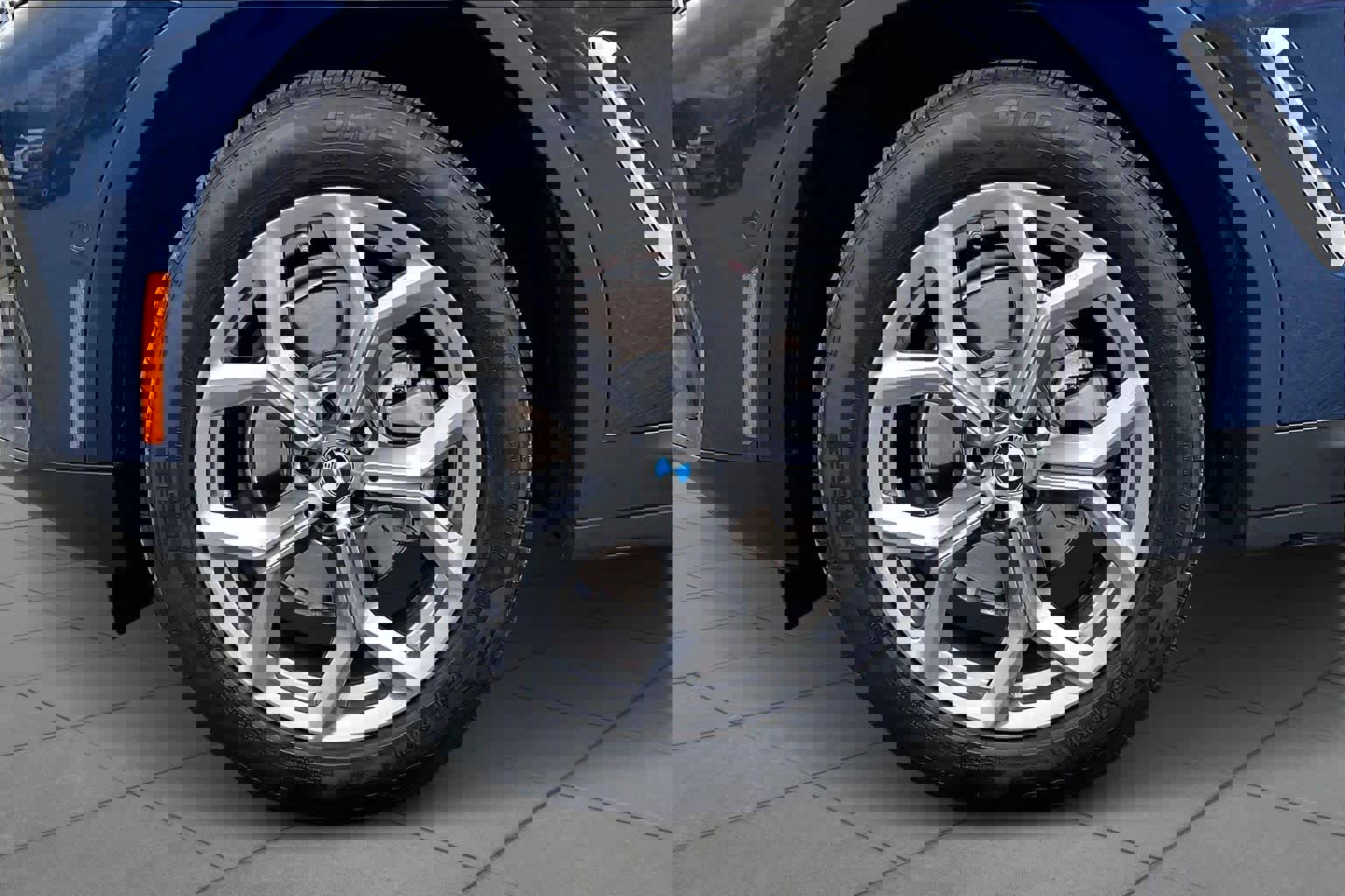 Used 2025 BMW X4 xDrive30i image 10