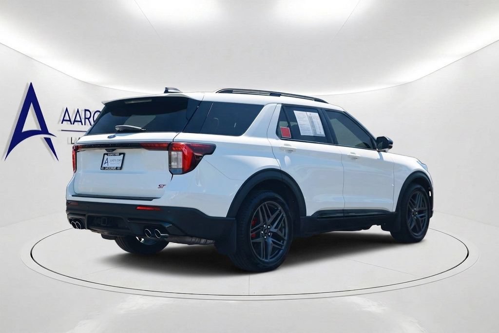 Used 2025 Ford Explorer ST AWD/4WD image 4
