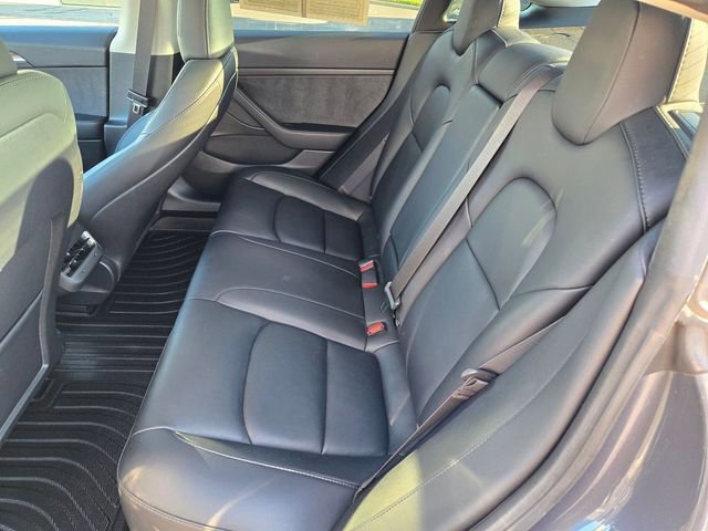 Used 2023 Tesla Model 3 Standard Range image 9