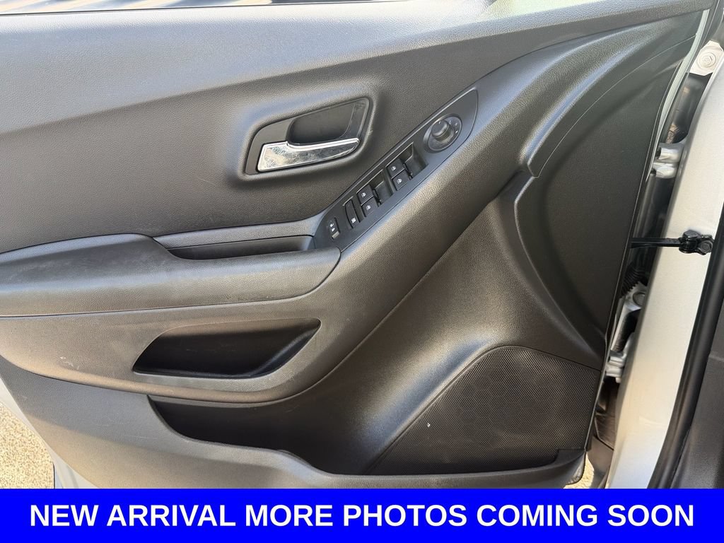 Used 2022 Chevrolet Trax LT w/ LT Convenience Package FWD image 30