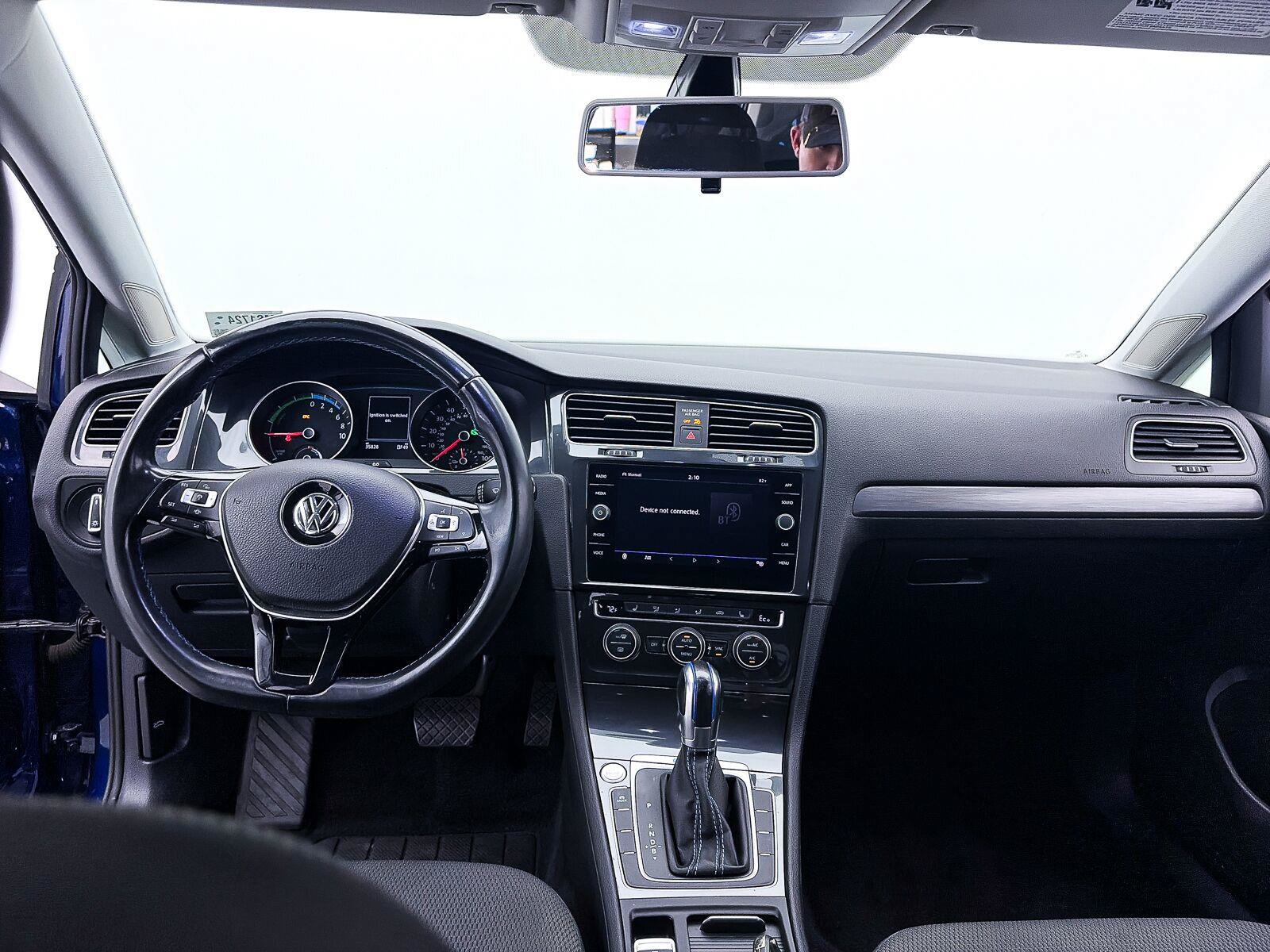 Used 2019 Volkswagen e-Golf SE w/ Driver Assistance Package FWD image 20