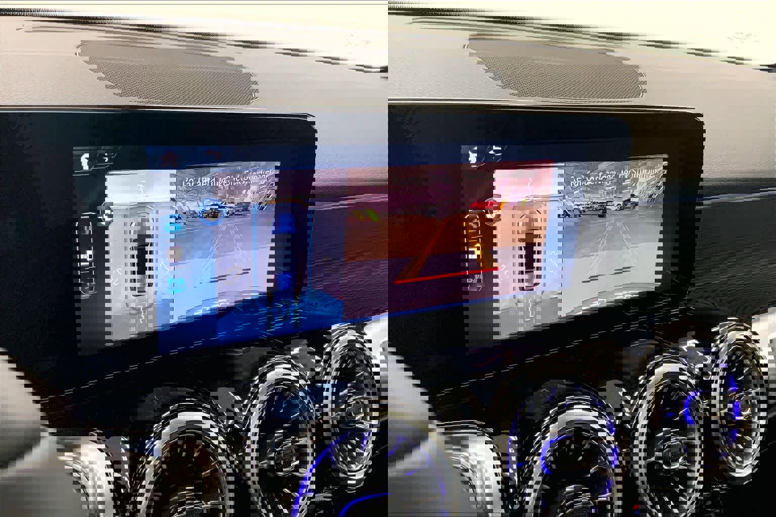 Used 2025 Mercedes-Benz GLB 250 image 24