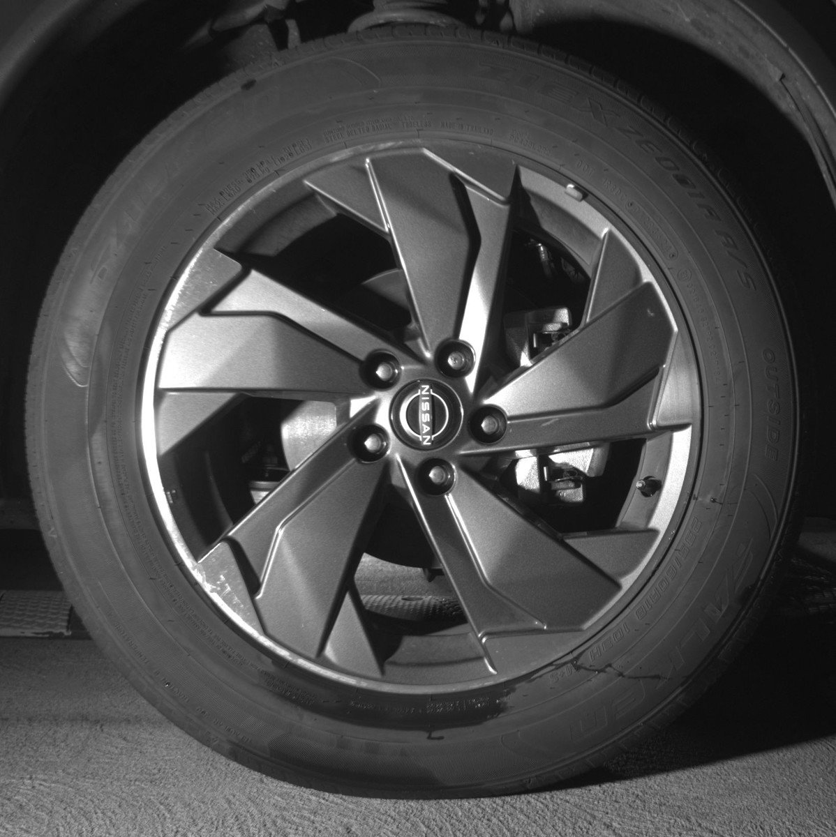 Used 2025 Nissan Rogue SV image 13