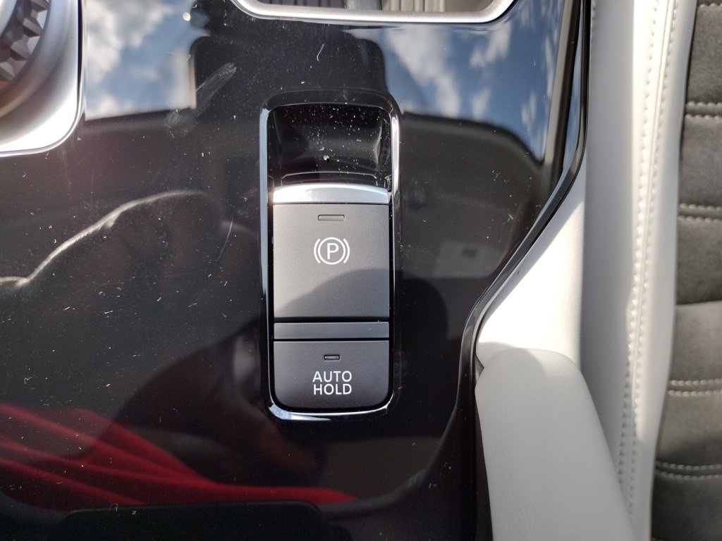 New 2025 Mitsubishi Outlander SE image 23