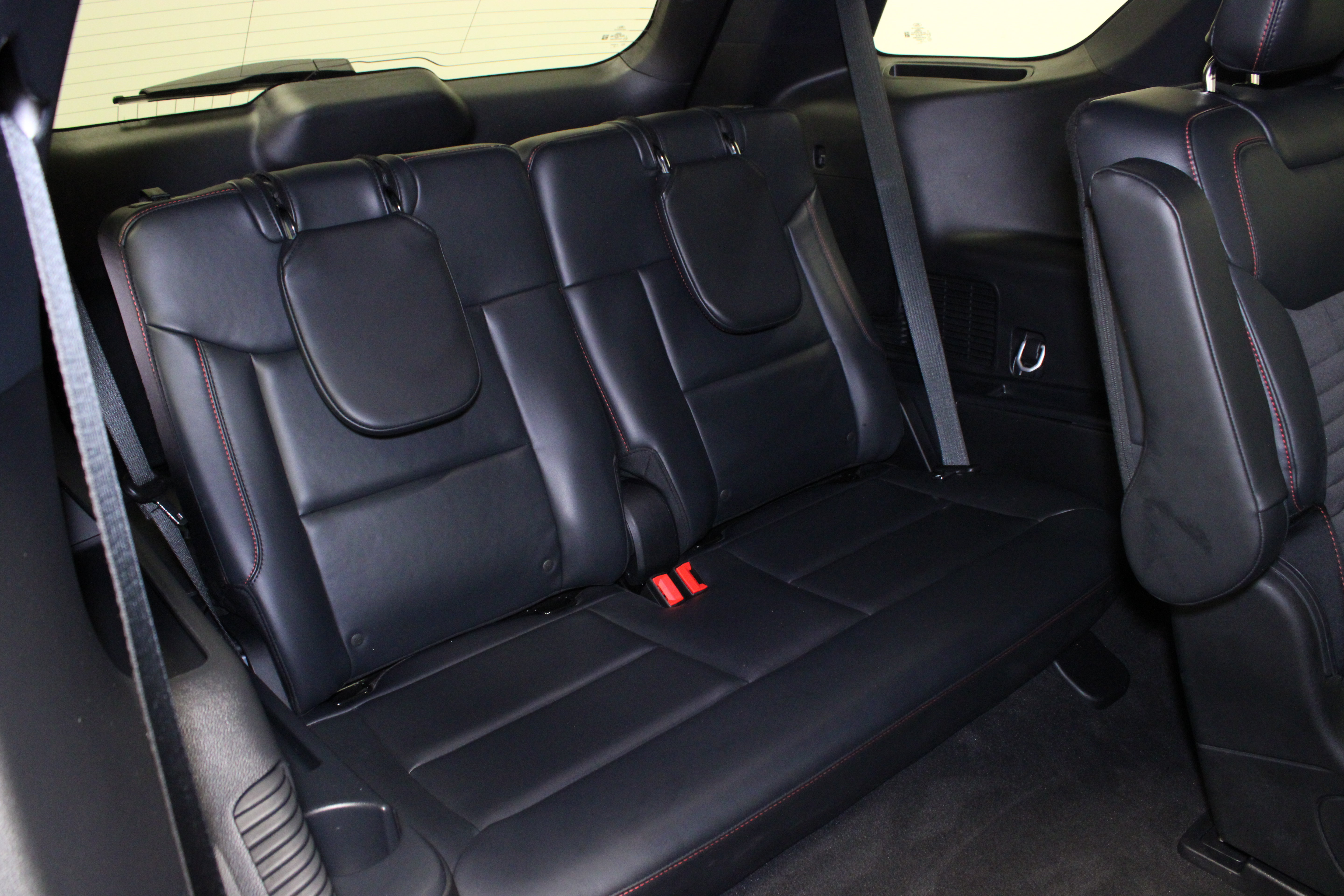 Used 2025 Ford Explorer ST-Line AWD/4WD image 18