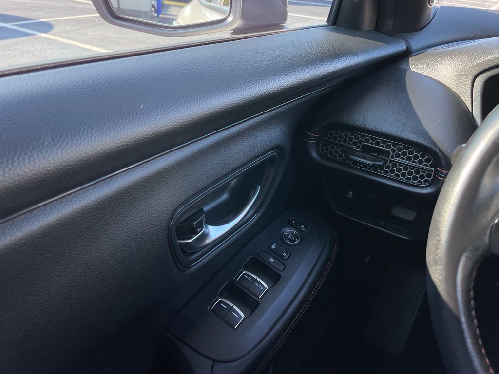Certified 2025 Honda HR-V Sport image 22