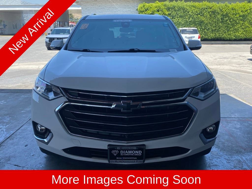 Used 2020 Chevrolet Traverse Premier w/ LPO, Cargo Package FWD image 2