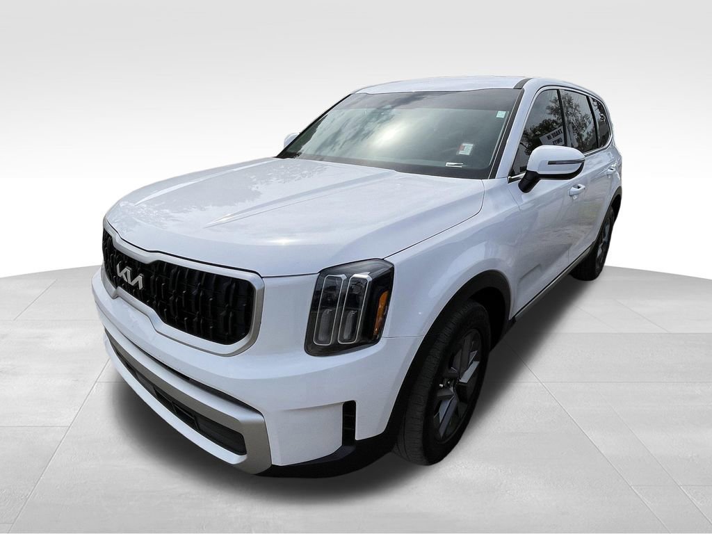 Certified 2024 Kia Telluride LX image 4