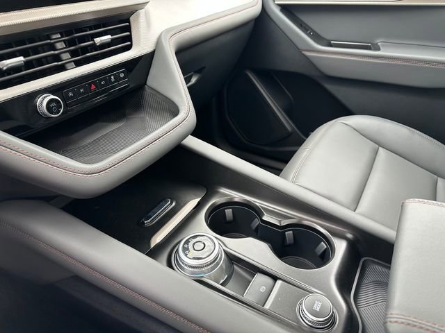 New 2025 Ford Explorer Active w/ Active Comfort Package image 15