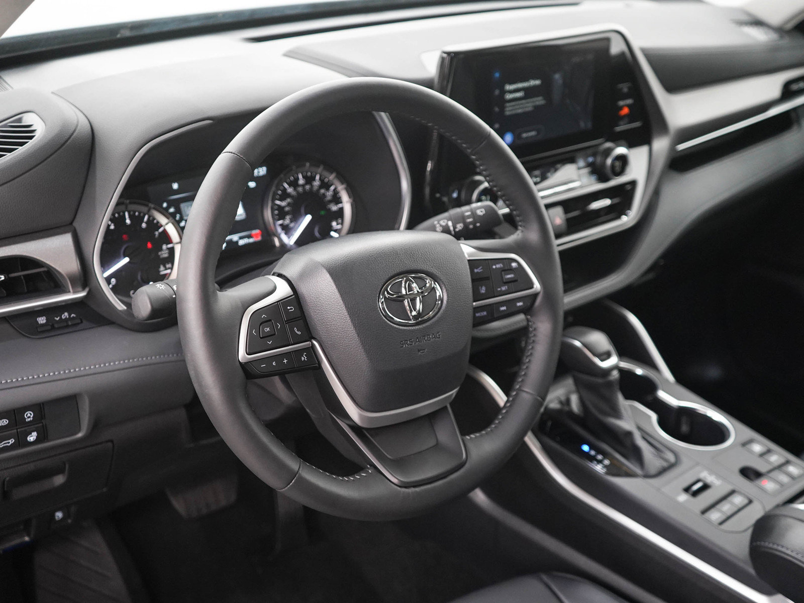 Used 2025 Toyota Highlander XLE AWD/4WD image 21