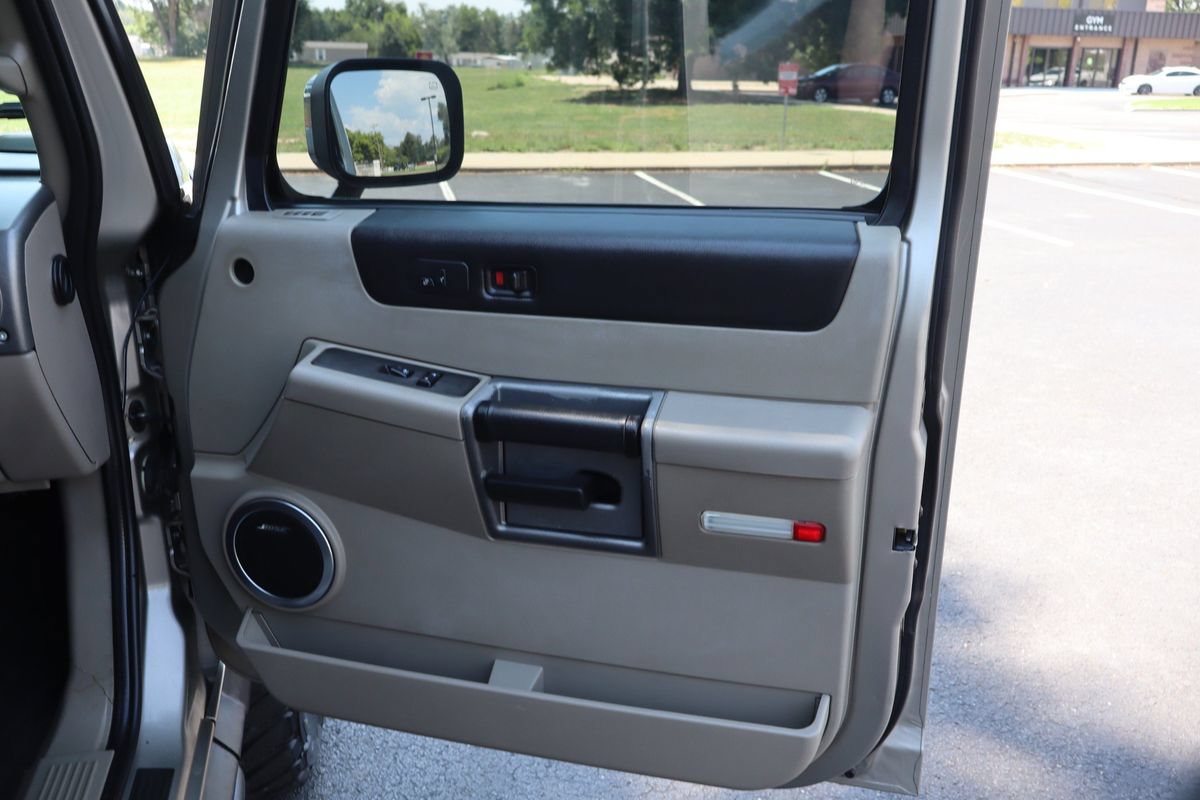 Used 2003 HUMMER H2 w/ Preferred Equipment Group AWD/4WD image 27