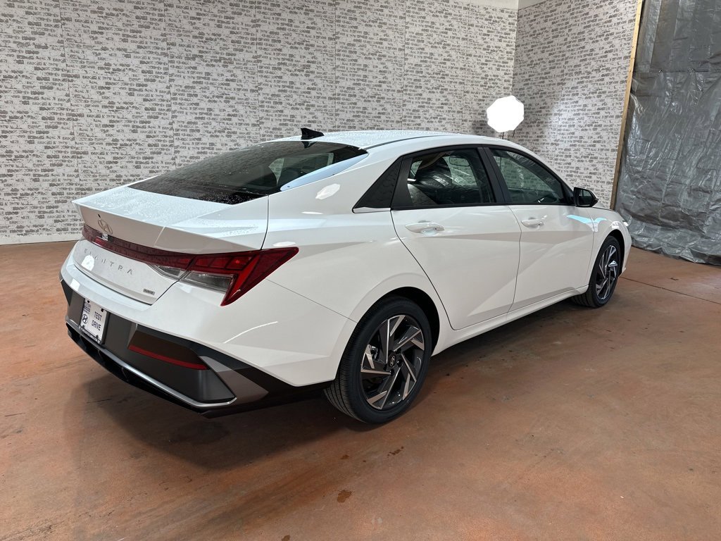 New 2026 Hyundai Elantra Limited image 7