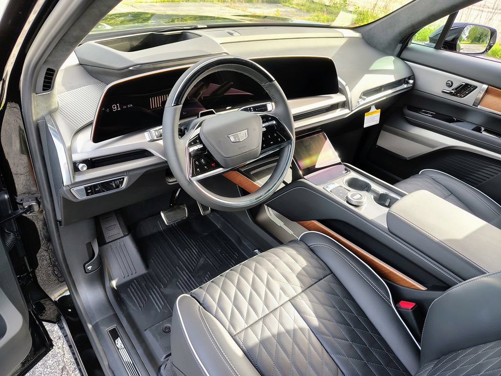 New 2027 Cadillac Vistiq Premium Luxury w/ LPO, Floor Liner Package AWD/4WD image 22