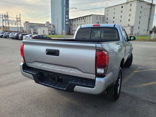 Used 2022 Toyota Tacoma SR w/ SR Convenience Package AWD/4WD image 7