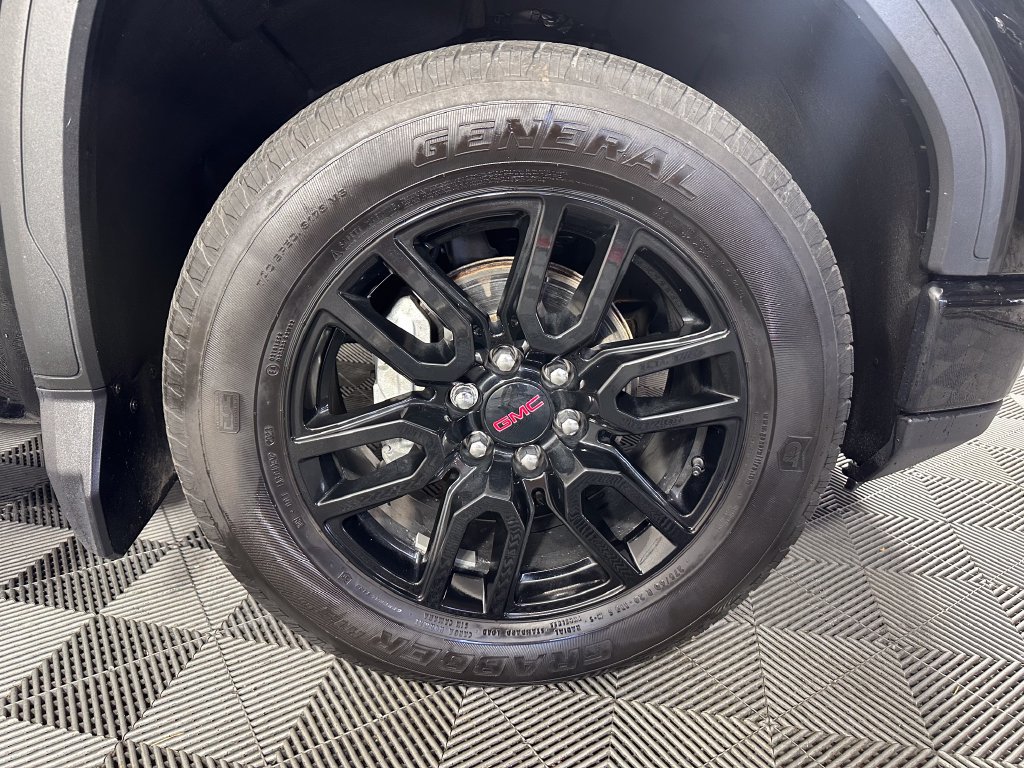 Used 2024 GMC Sierra 1500 Elevation w/ LPO, Elevation Black Package AWD/4WD image 11