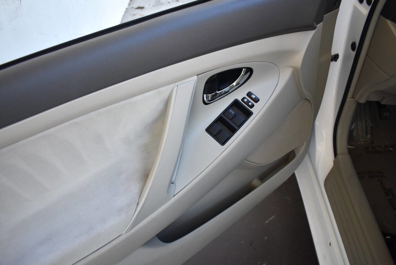 Used 2007 Toyota Camry LE image 31