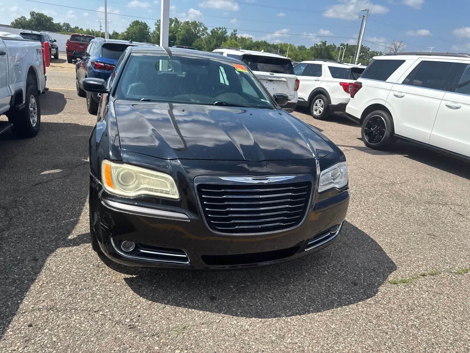 Used 2014 Chrysler 300 AWD w/ Driver Convenience Group image 24
