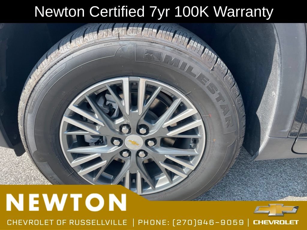 Used 2025 Chevrolet Traverse LT FWD image 21